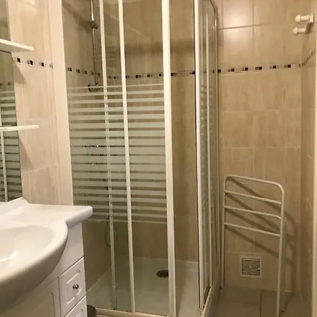 Le Serre アパート *